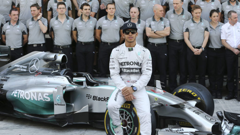 Льюїс Гамільтон та команда Mercedes